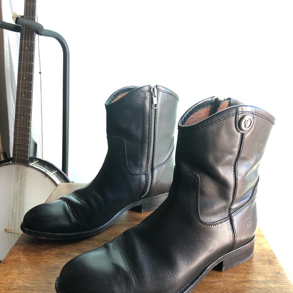 SOLD - FRYE Boots - Melissa Button Short  Size 7.5 - Picture 5 of 7